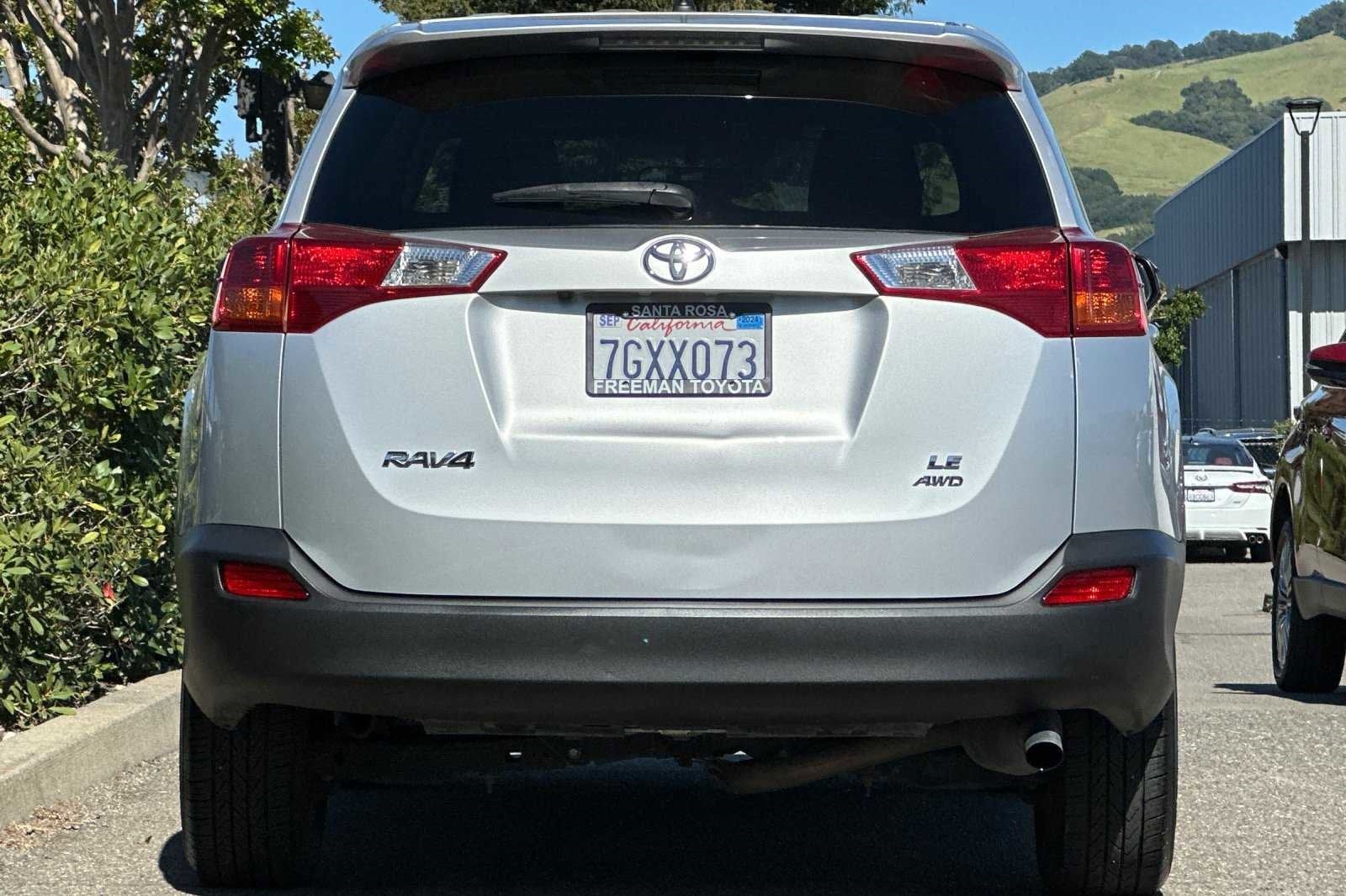 2014 Toyota RAV4 AWD 4dr LE